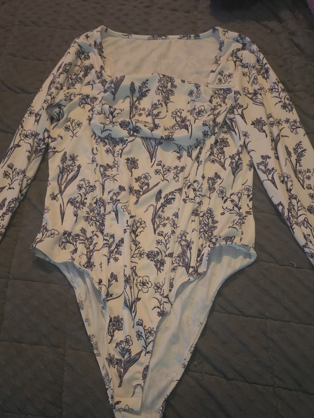 White Floral Long-Sleeve Scoop-Neck Bodysuit
